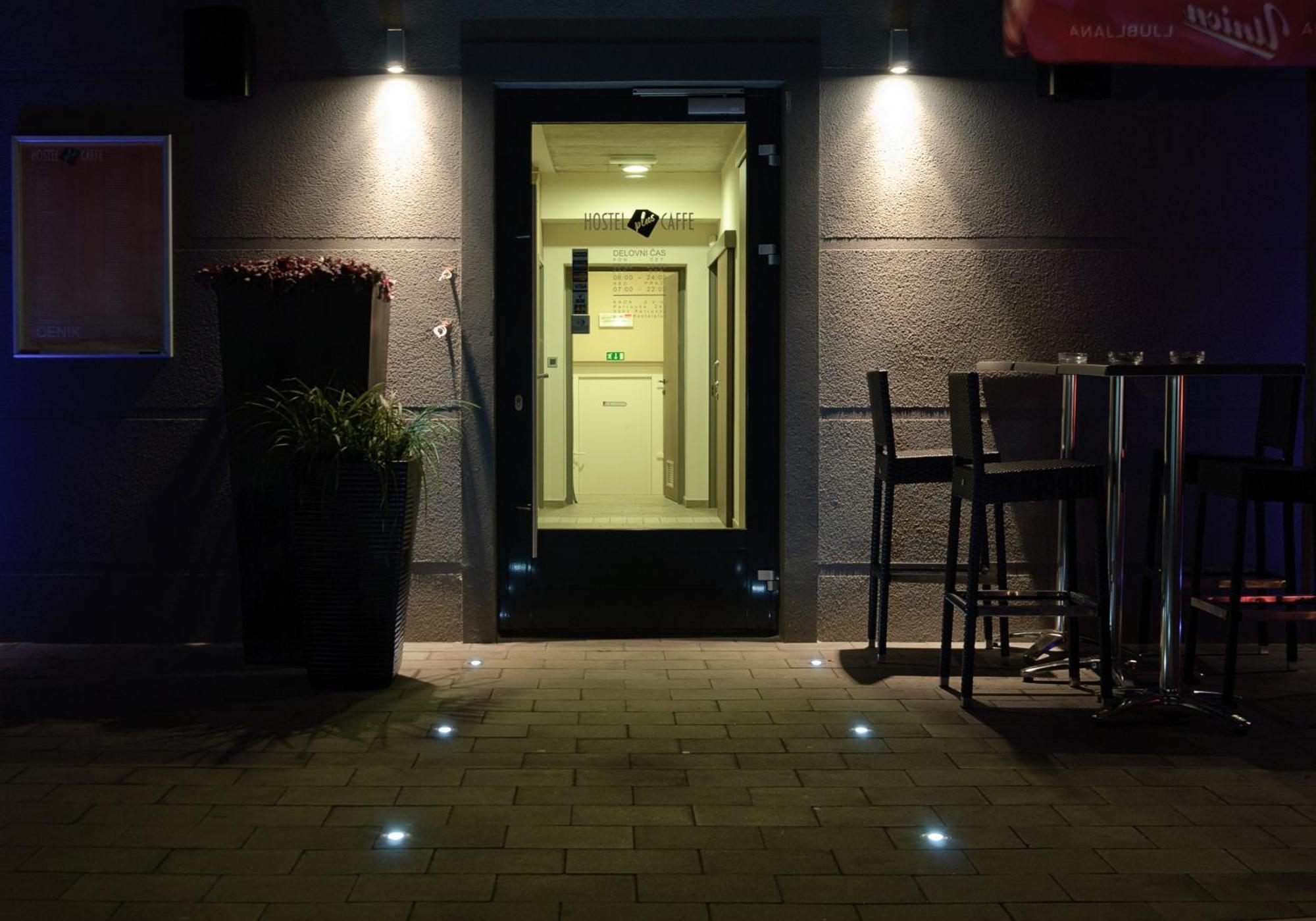 Hostel Plus Caffe Petrovče Zewnętrze zdjęcie