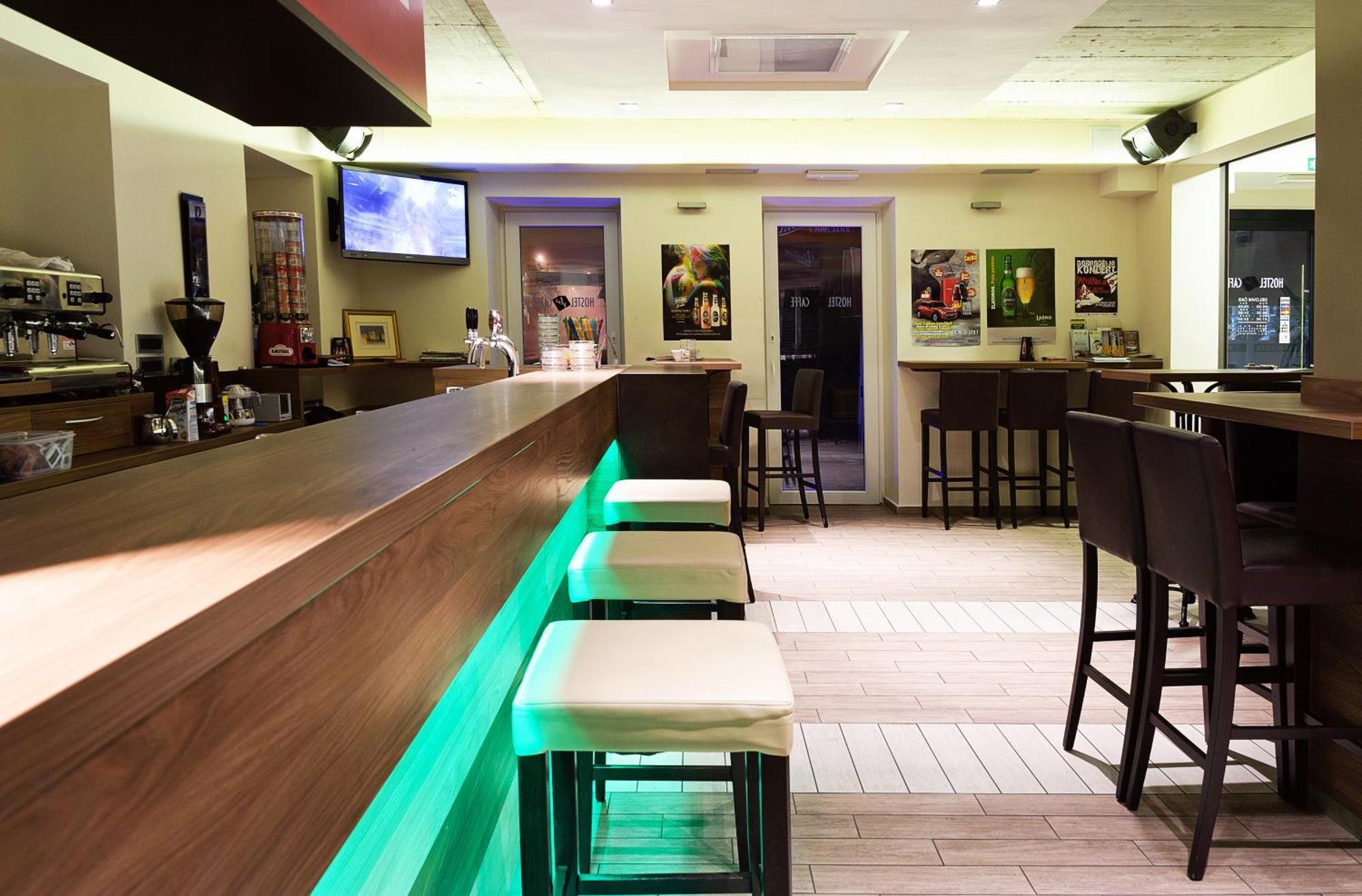 Hostel Plus Caffe Petrovče Zewnętrze zdjęcie