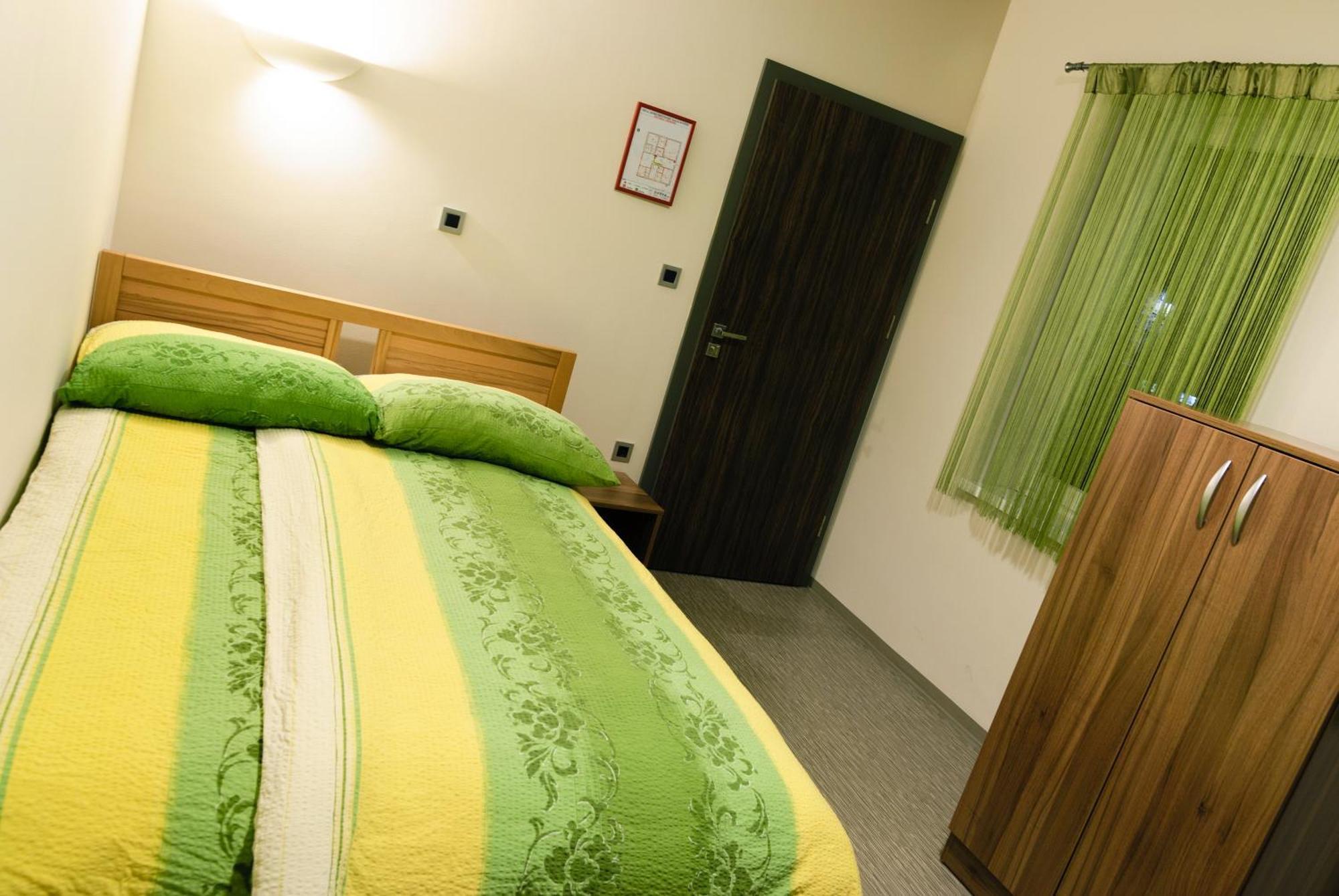 Hostel Plus Caffe Petrovče Zewnętrze zdjęcie